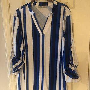 SeSe Code Tunic Top Size XL 3/4 Roll Tab Sleeves Blue, Black & White.